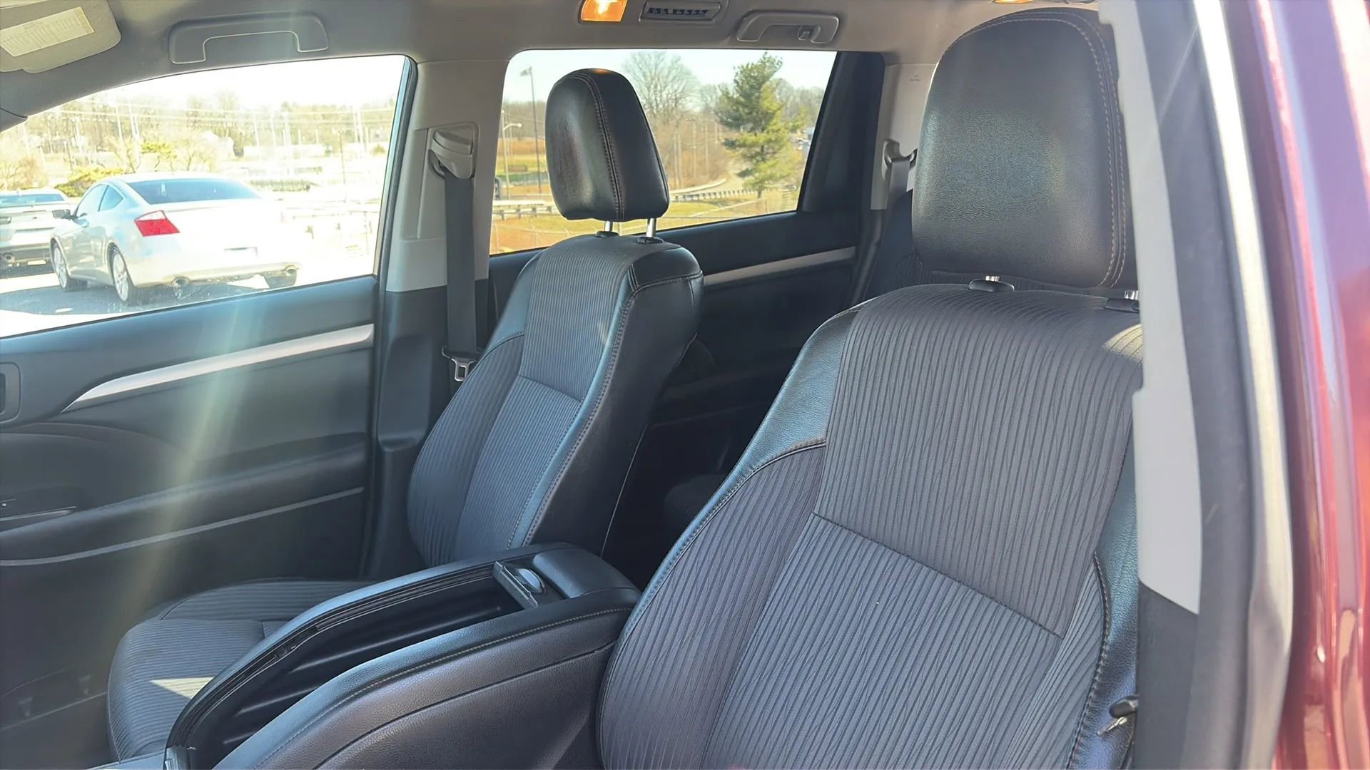 Used 2017 Toyota Highlander Plus image 42