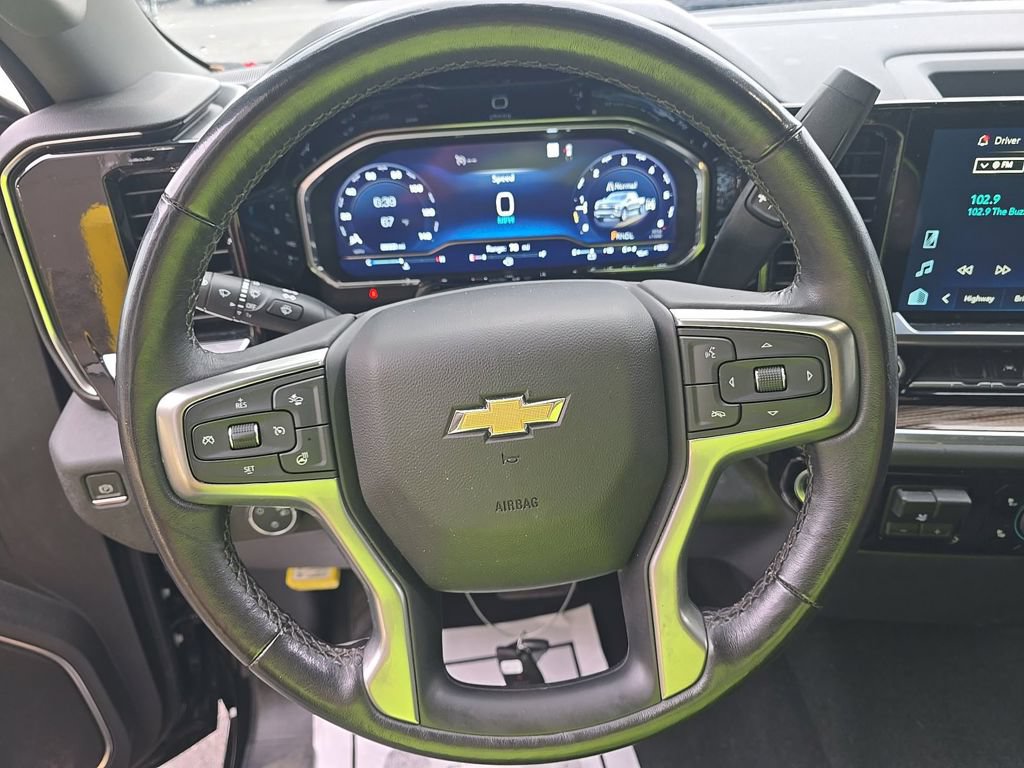 Used 2022 Chevrolet Silverado 1500 LT w/ Protection Package AWD/4WD image 9