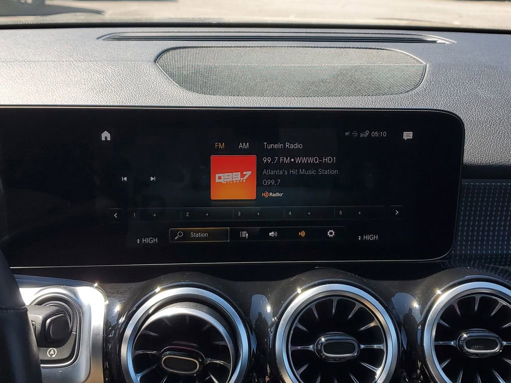 Used 2022 Mercedes-Benz GLB 250 4MATIC w/ Premium Package Lite image 26