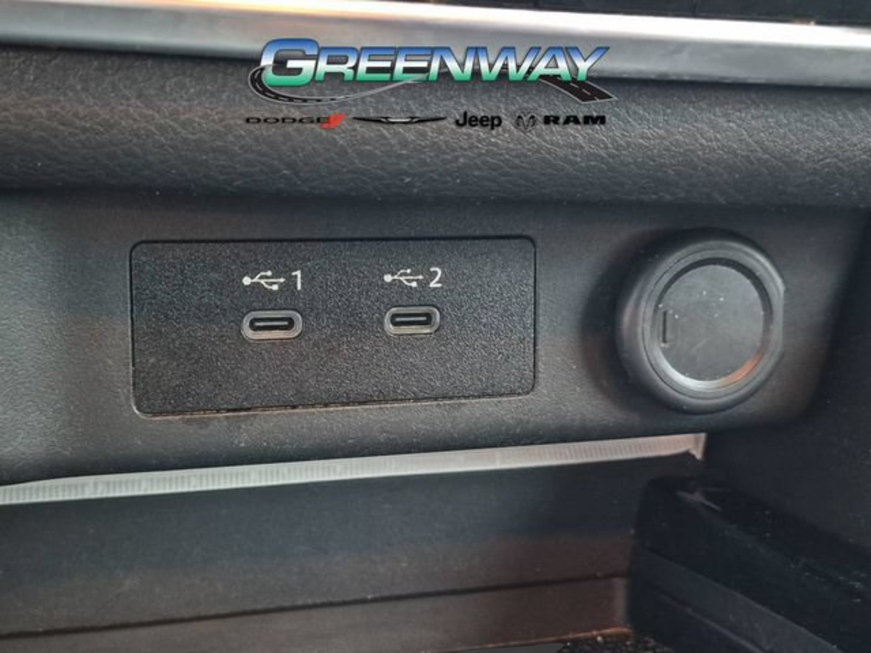 Used 2024 Nissan Rogue SV AWD/4WD image 19