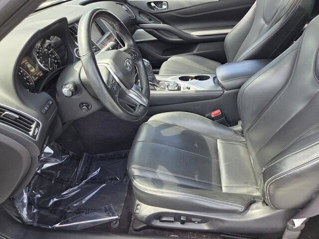 Used 2020 INFINITI Q60 3.0t Luxe w/ Essential Package image 6