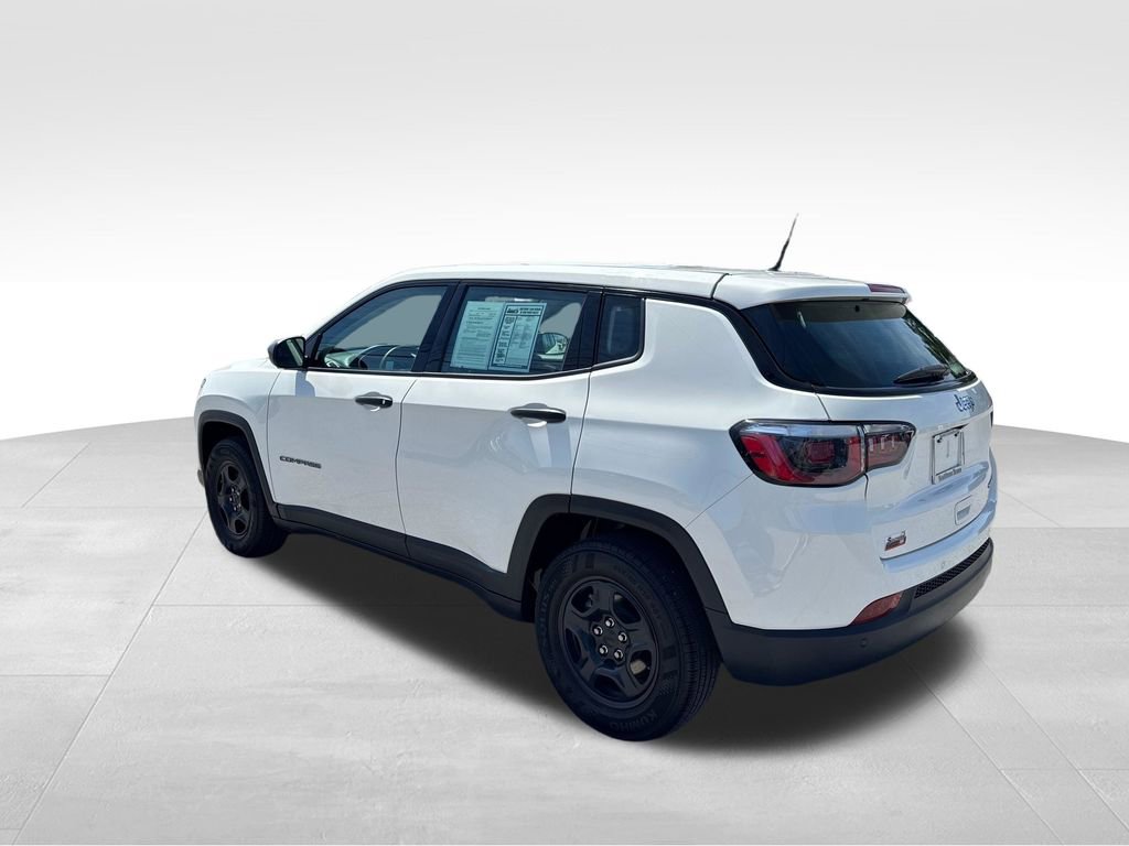 Used 2018 Jeep Compass Sport image 4