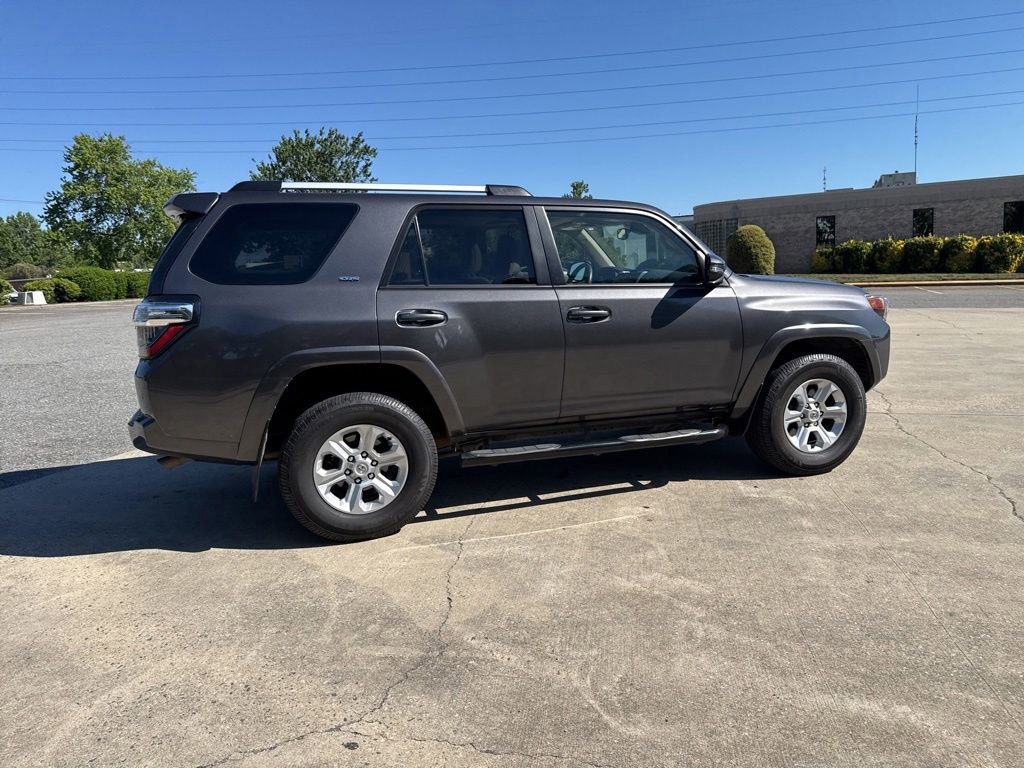 Used 2022 Toyota 4Runner SR5 Premium w/ Moonroof Package AWD/4WD image 8
