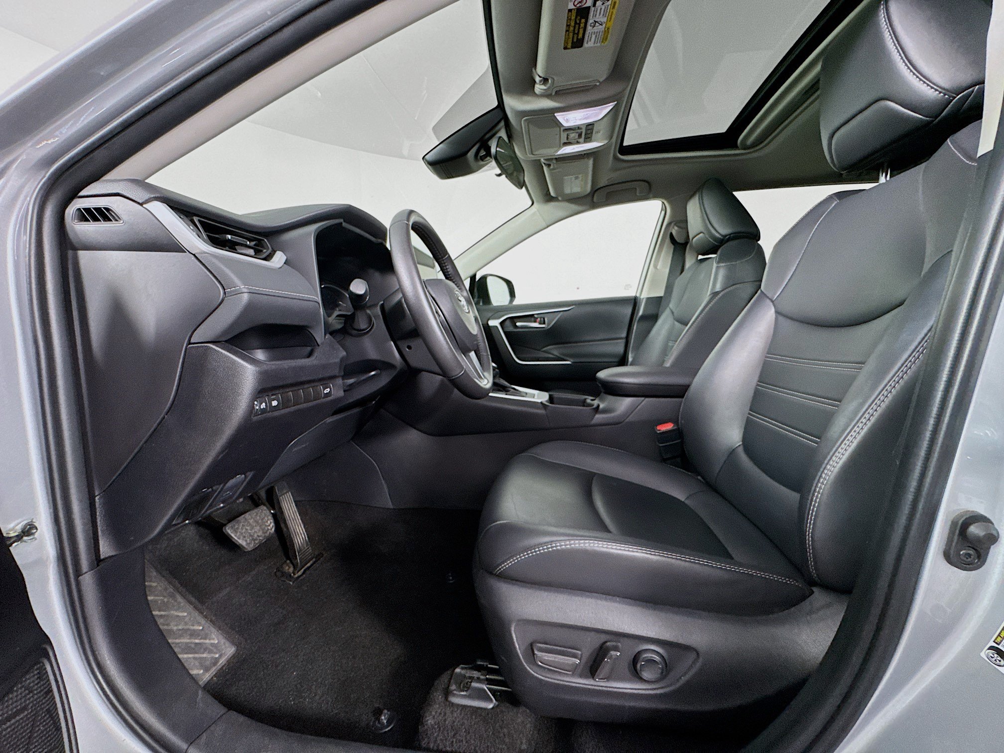 Certified 2025 Toyota RAV4 XLE Premium AWD/4WD image 19