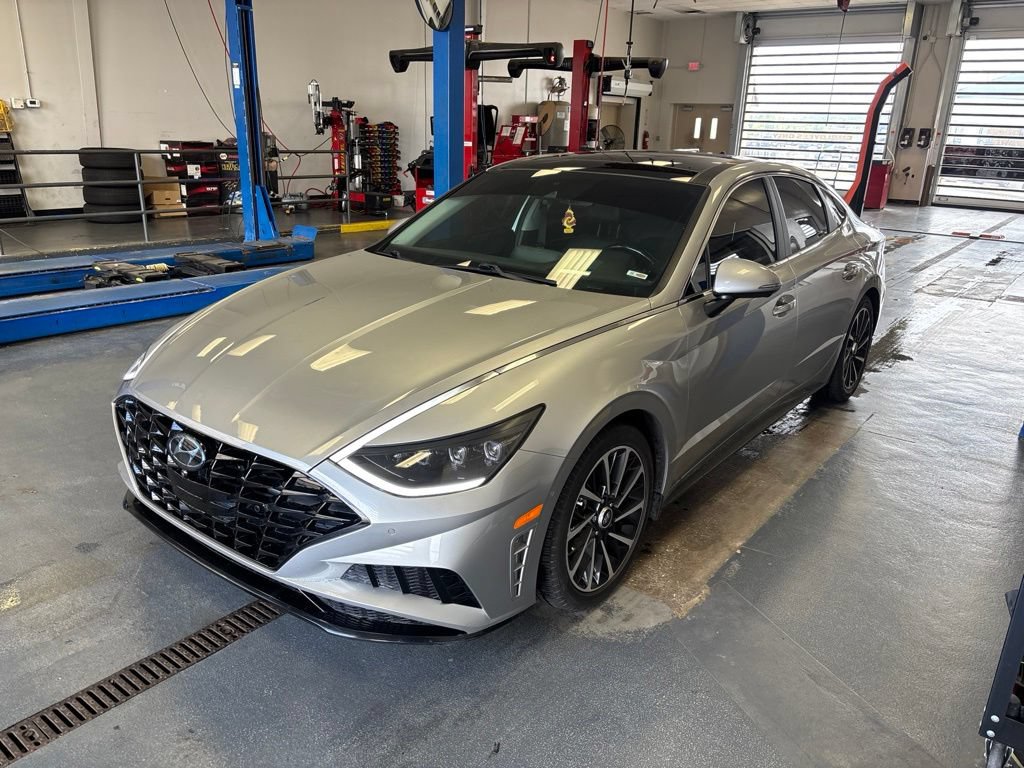 Used 2021 Hyundai Sonata Limited FWD image 2