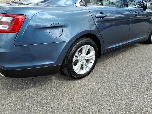 Used 2018 Ford Taurus SE image 9