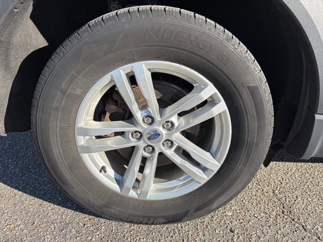 Used 2022 Ford Explorer XLT image 15