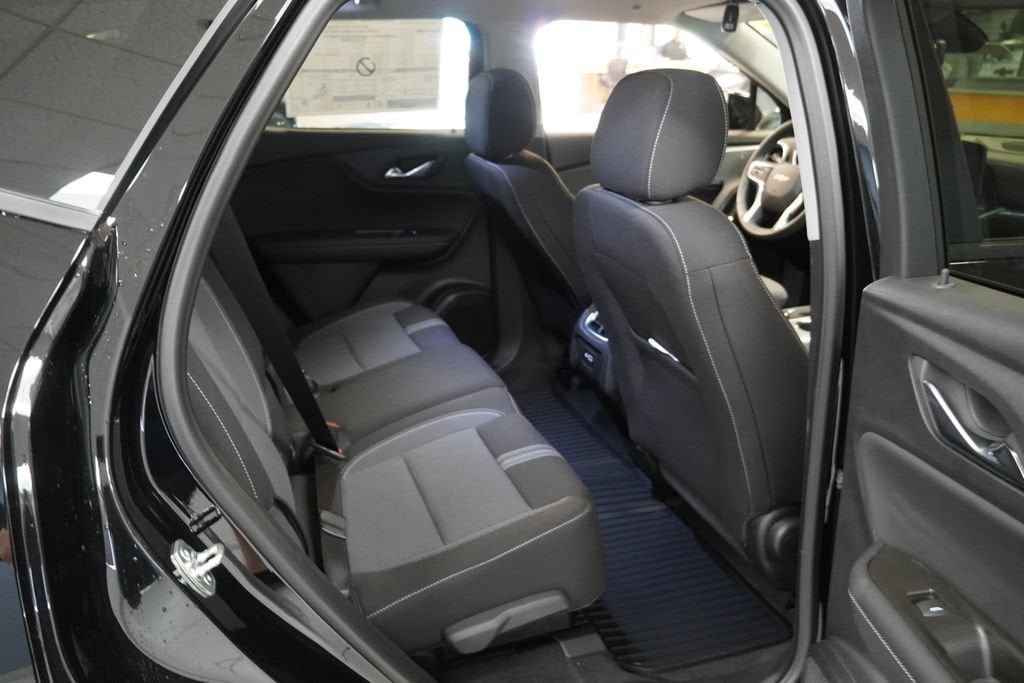 New 2026 Chevrolet Blazer LT w/ Convenience Package FWD image 21