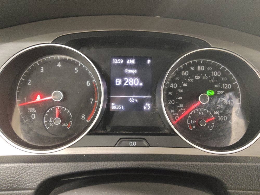 Used 2015 Volkswagen Golf S FWD image 23