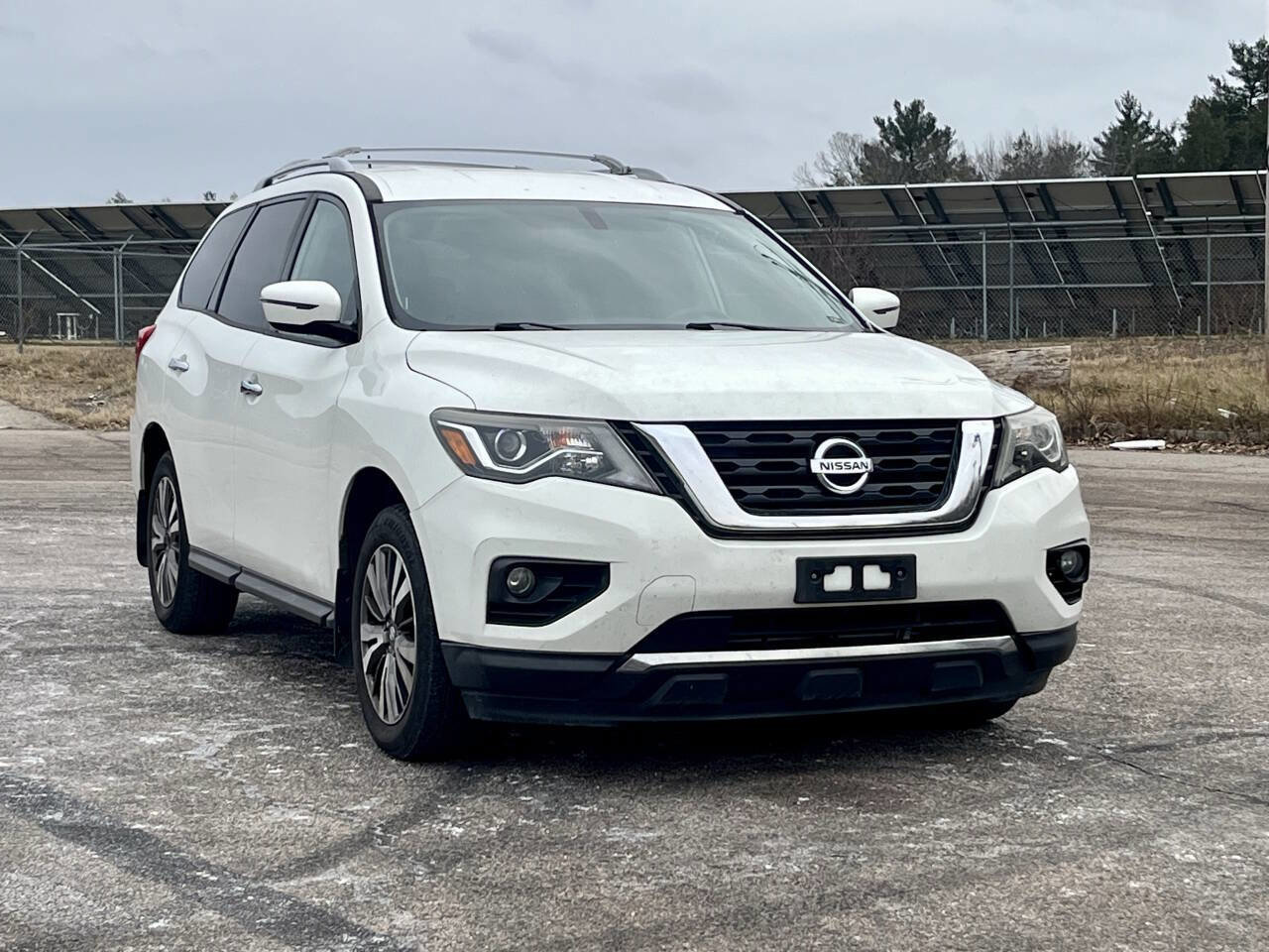 Used 2017 Nissan Pathfinder SV w/ Cargo Package image 7