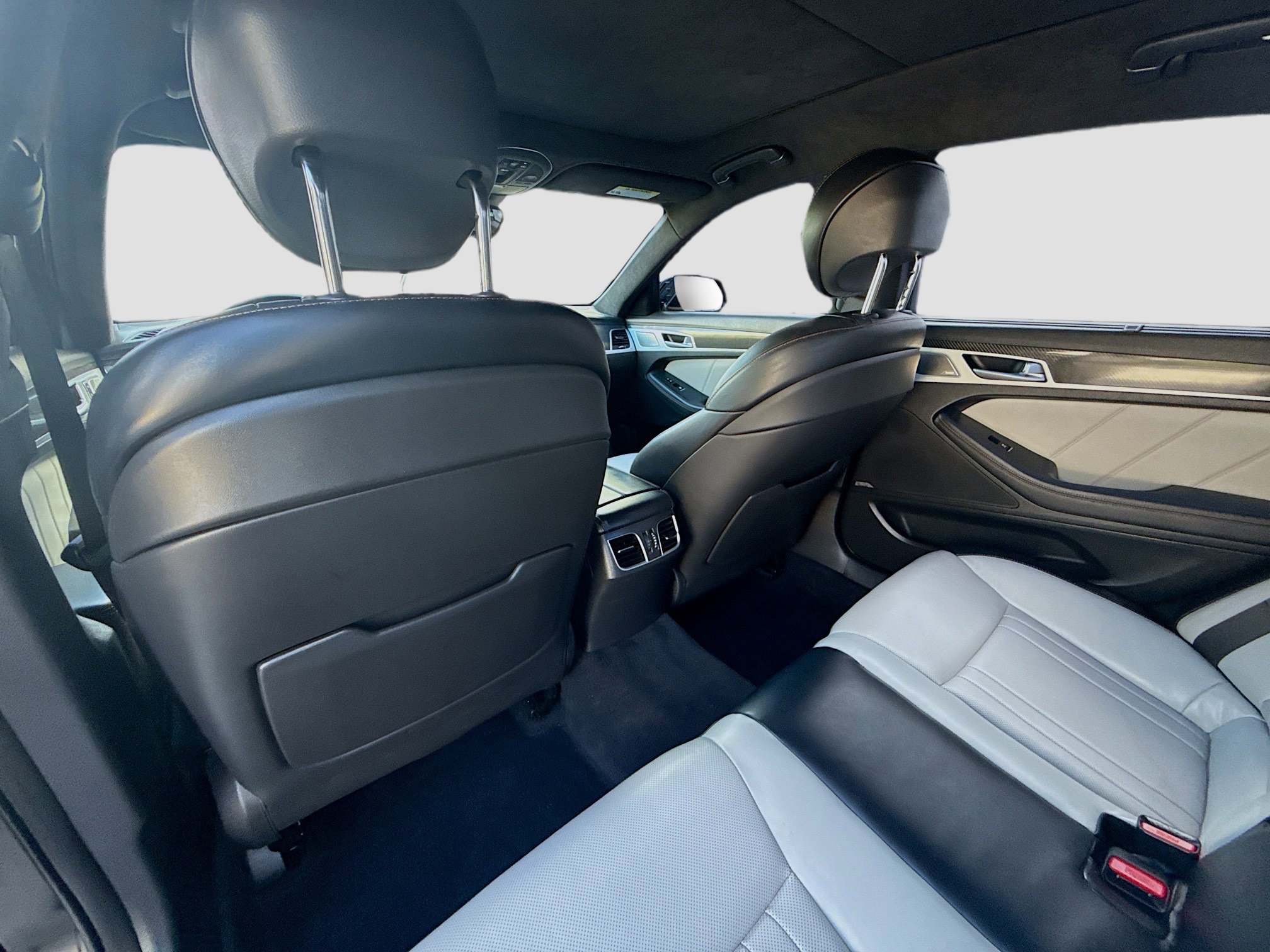 Used 2018 Genesis G80 3.3T Sport image 25