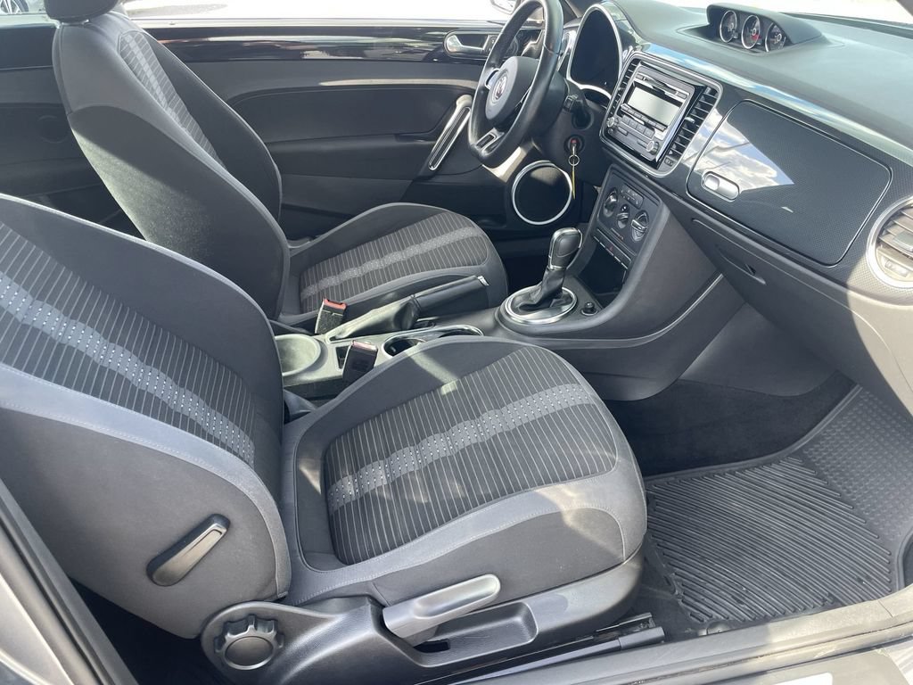 Used 2012 Volkswagen Beetle Turbo FWD image 23