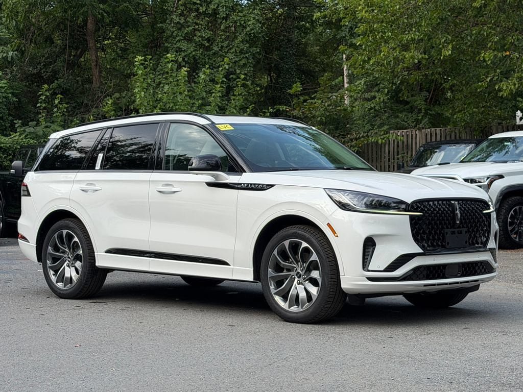 New 2026 Lincoln Aviator AWD w/ Jet Appearance Package