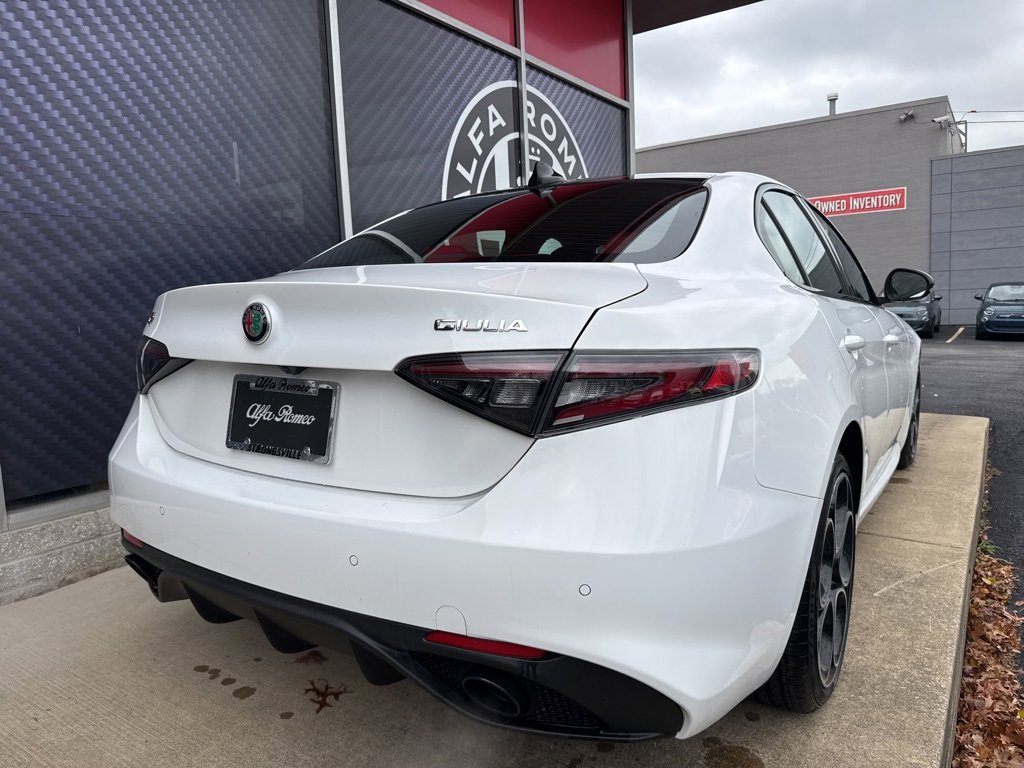 New 2025 Alfa Romeo Giulia AWD image 3