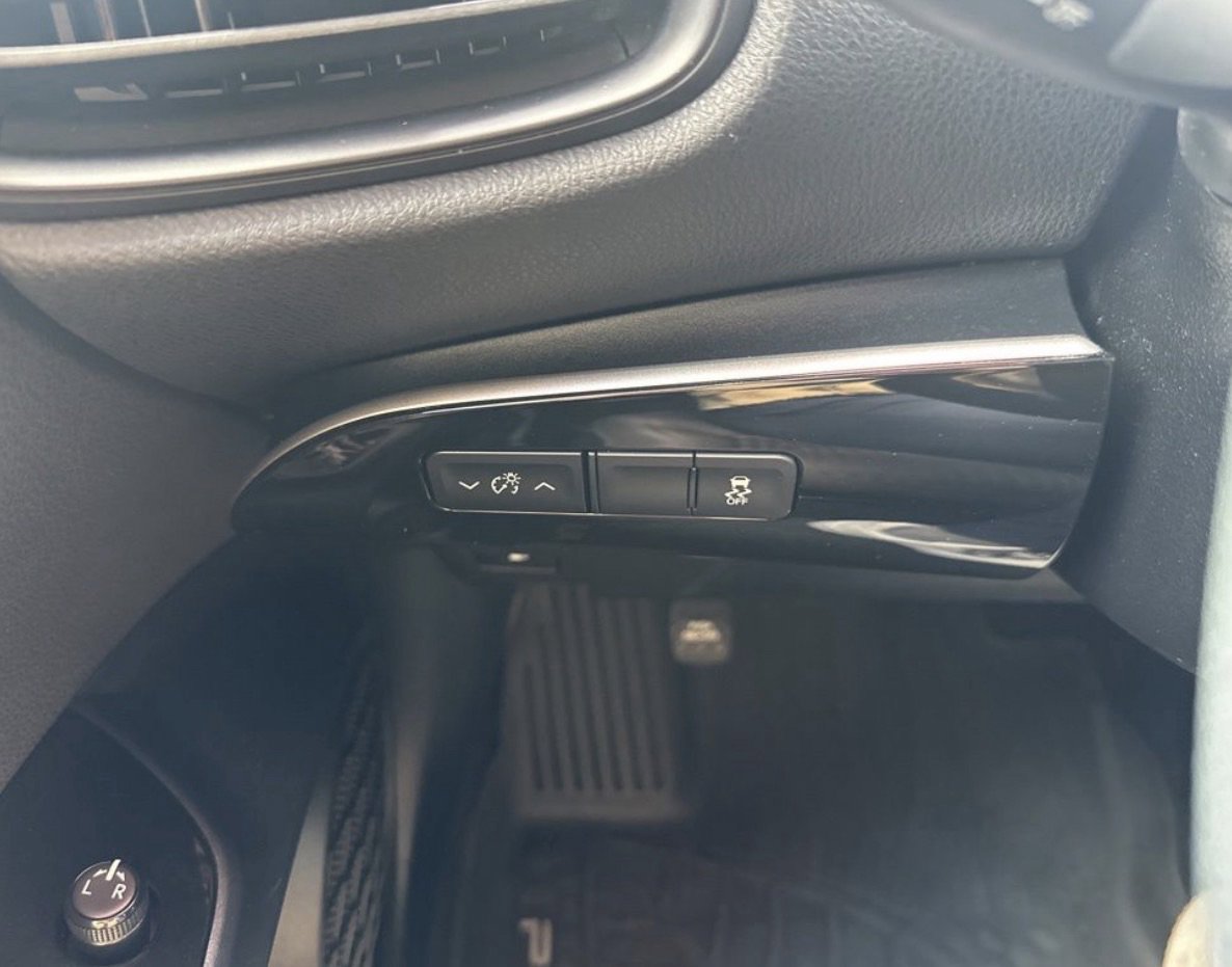 Used 2016 Toyota Prius Two FWD image 15