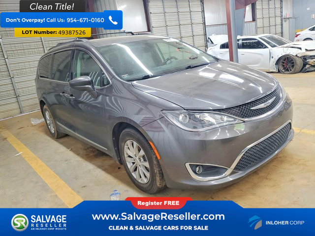 Used 2017 Chrysler Pacifica Touring-L FWD image 5
