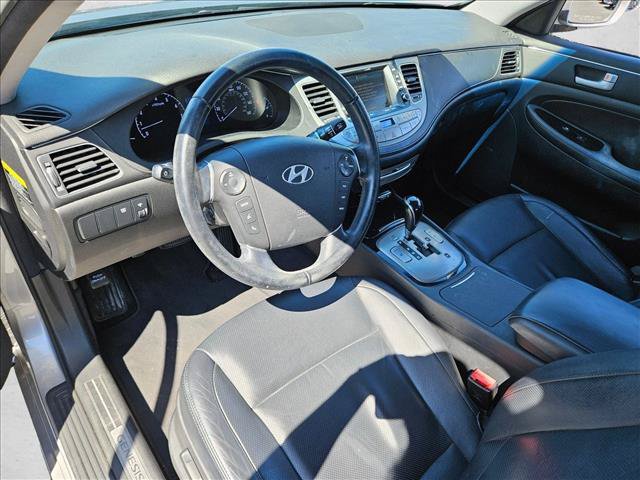 Used 2013 Hyundai Genesis 3.8 w/ Premium Pkg RWD image 10