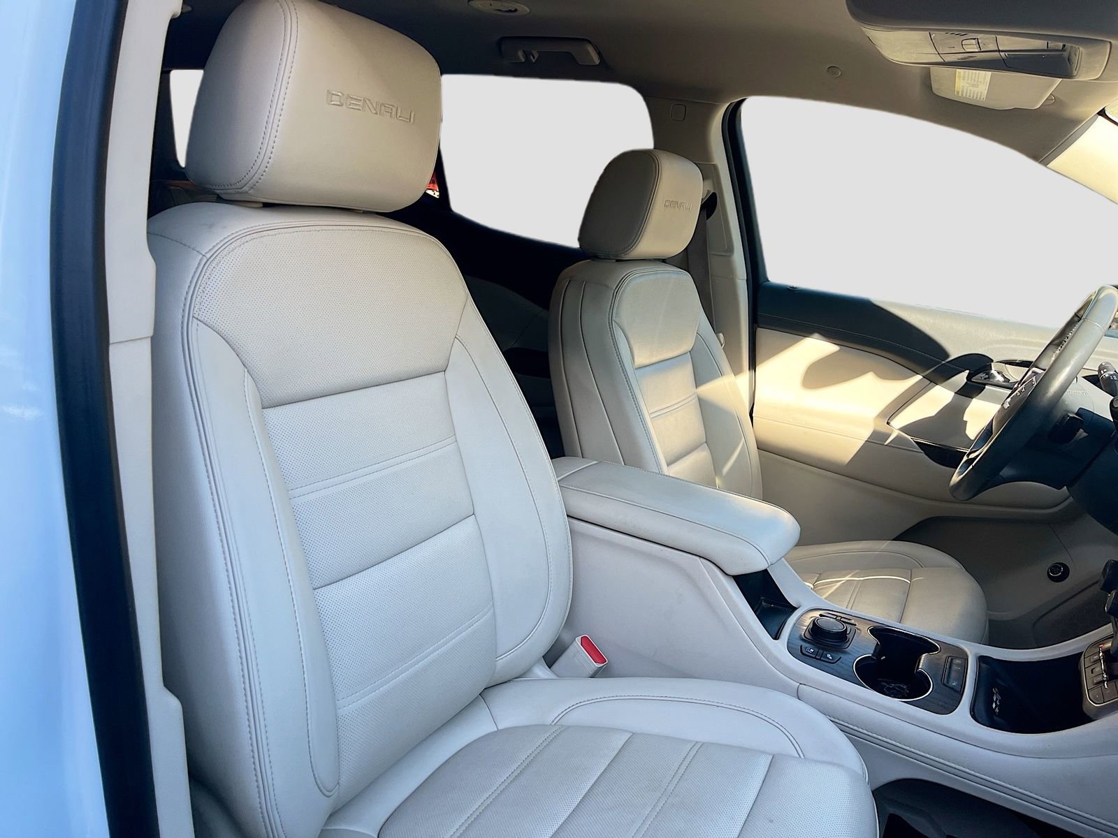 Used 2023 GMC Acadia Denali image 30