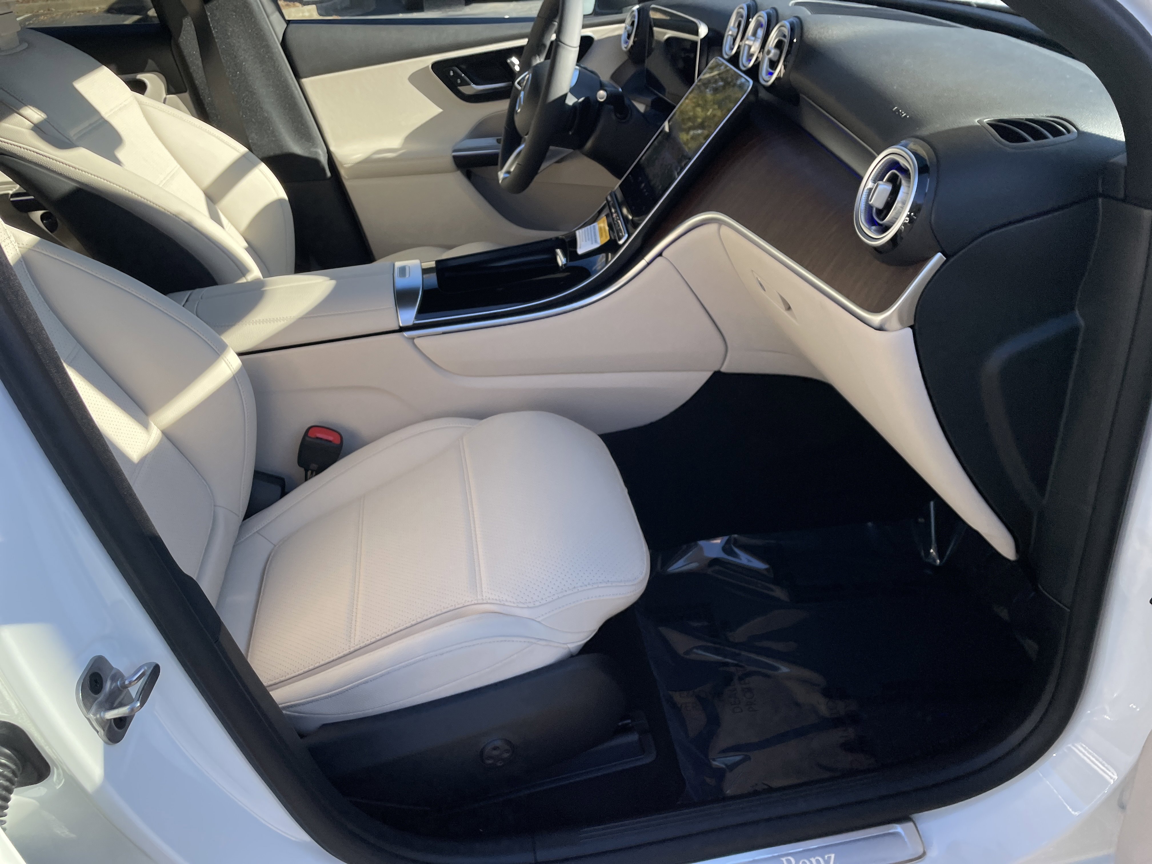 New 2026 Mercedes-Benz GLC 300 image 43