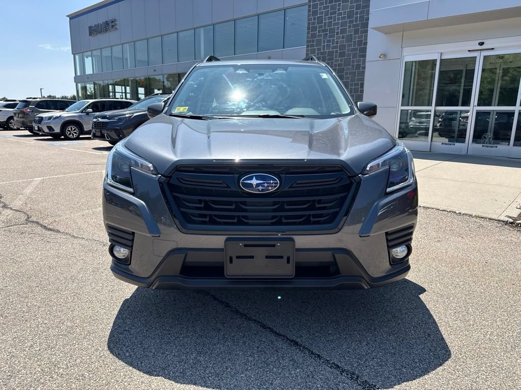 Used 2023 Subaru Forester Premium AWD/4WD image 3