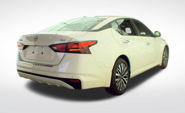 Used 2023 Nissan Altima 2.5 SV FWD image 2