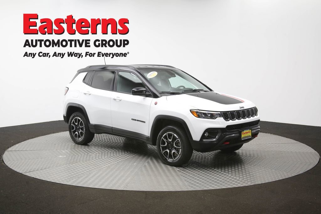Used 2024 Jeep Compass Trailhawk AWD/4WD image 48