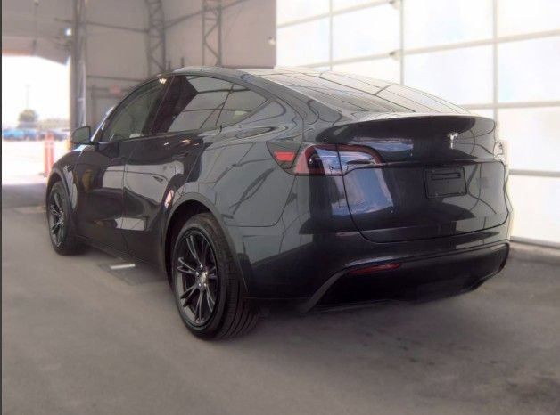 Used 2025 Tesla Model Y Long Range RWD image 3