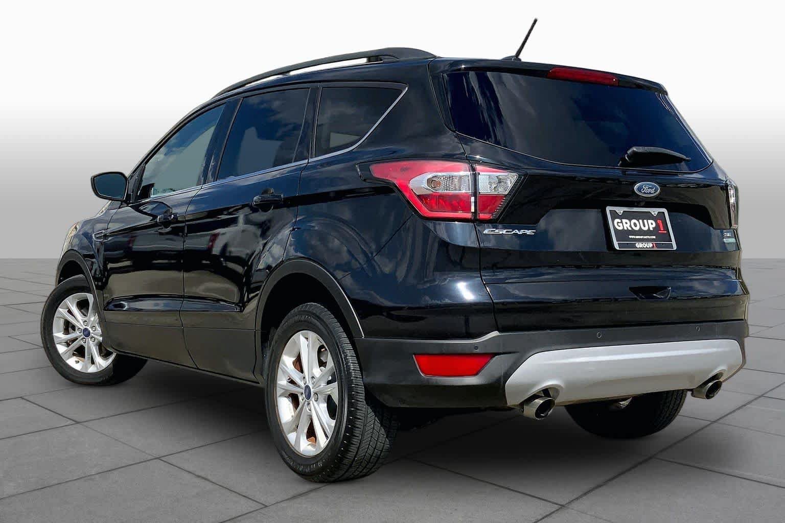 Used 2017 Ford Escape SE w/ Equipment Group 201A FWD image 12