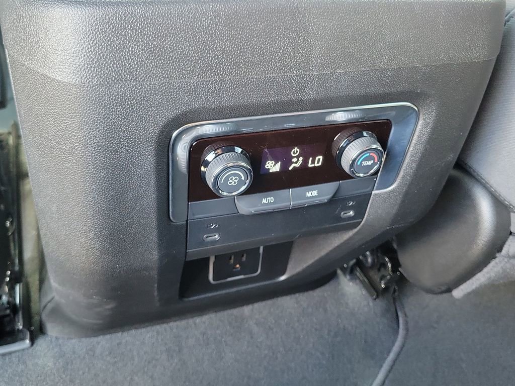 Used 2026 Chevrolet Tahoe LS RWD image 21