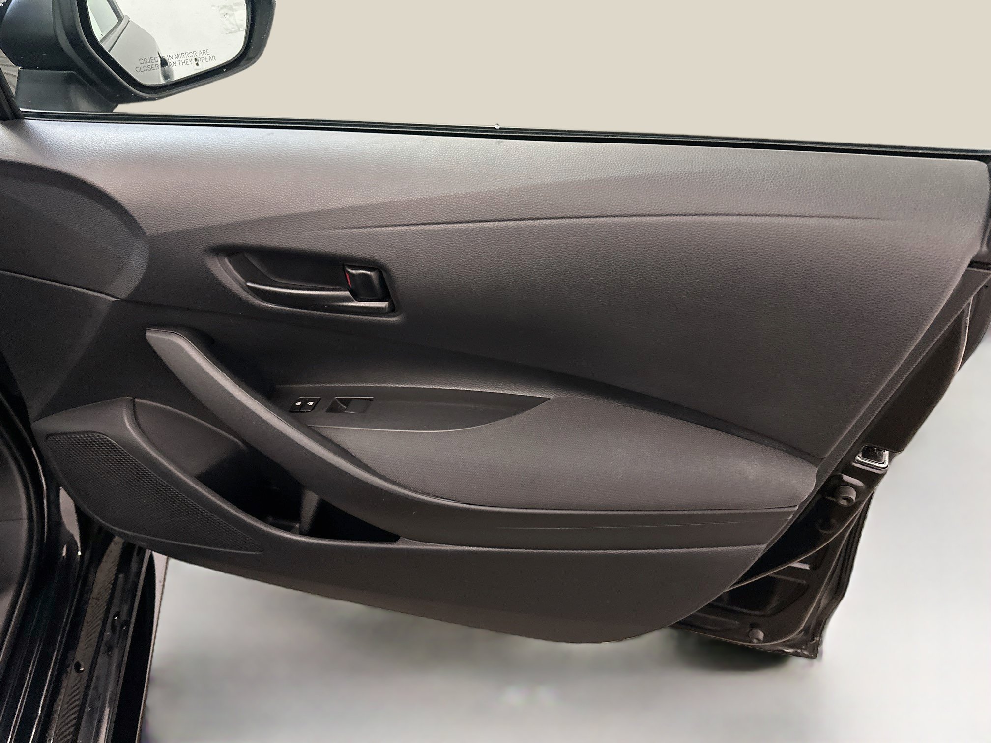 Used 2025 Toyota Corolla LE FWD image 33