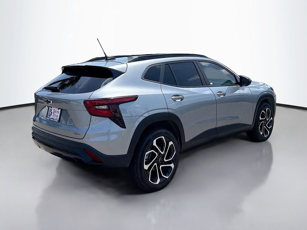 Used 2025 Chevrolet Trax RS w/ Driver Confidence Package image 7