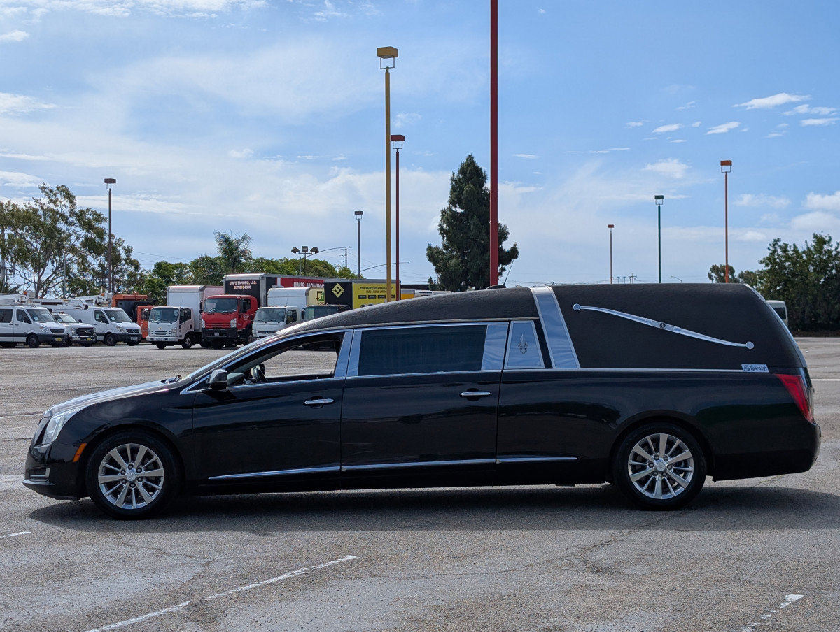 Used 2017 Cadillac XTS image 4