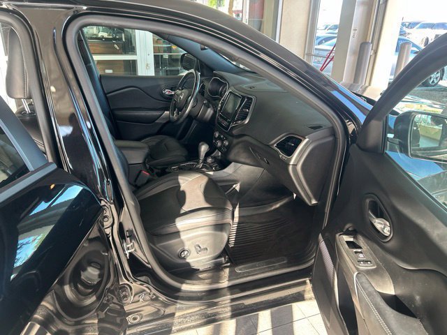 Used 2020 Jeep Cherokee High Altitude AWD/4WD image 11