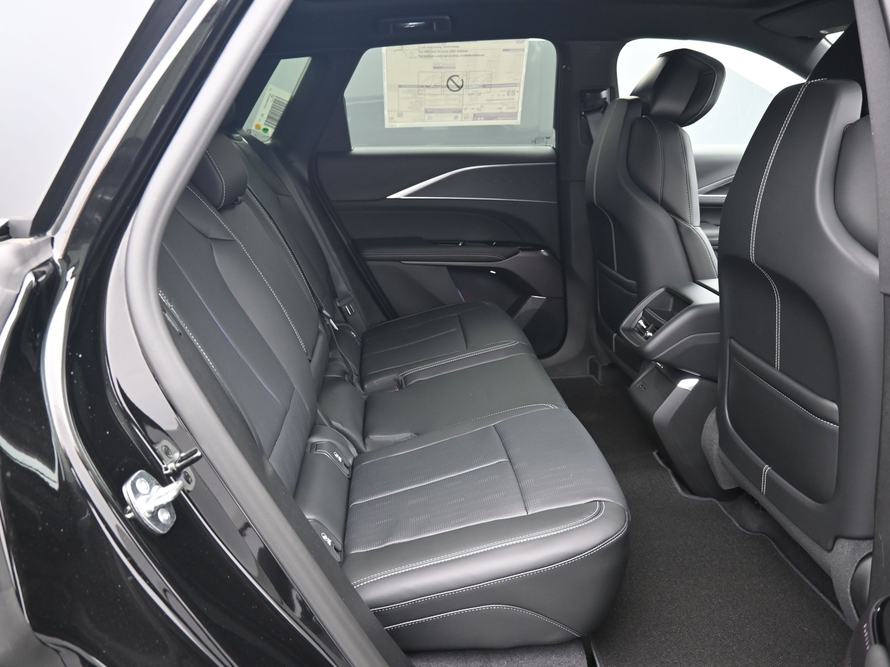 New 2026 Cadillac Lyriq Luxury AWD/4WD image 12