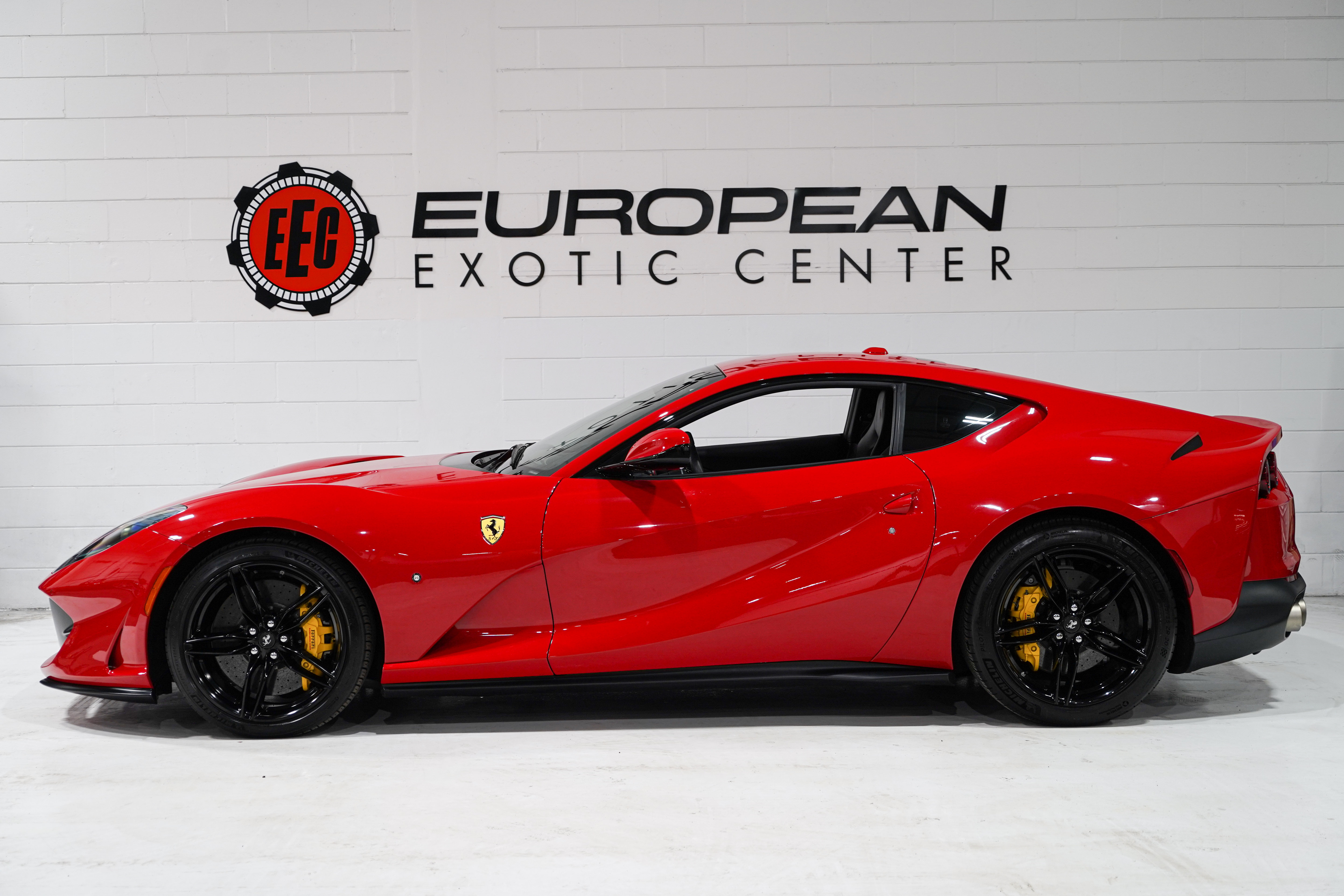 Used 2019 Ferrari 812 Superfast RWD image 7