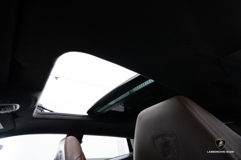 Used 2025 Lamborghini Urus SE image 24