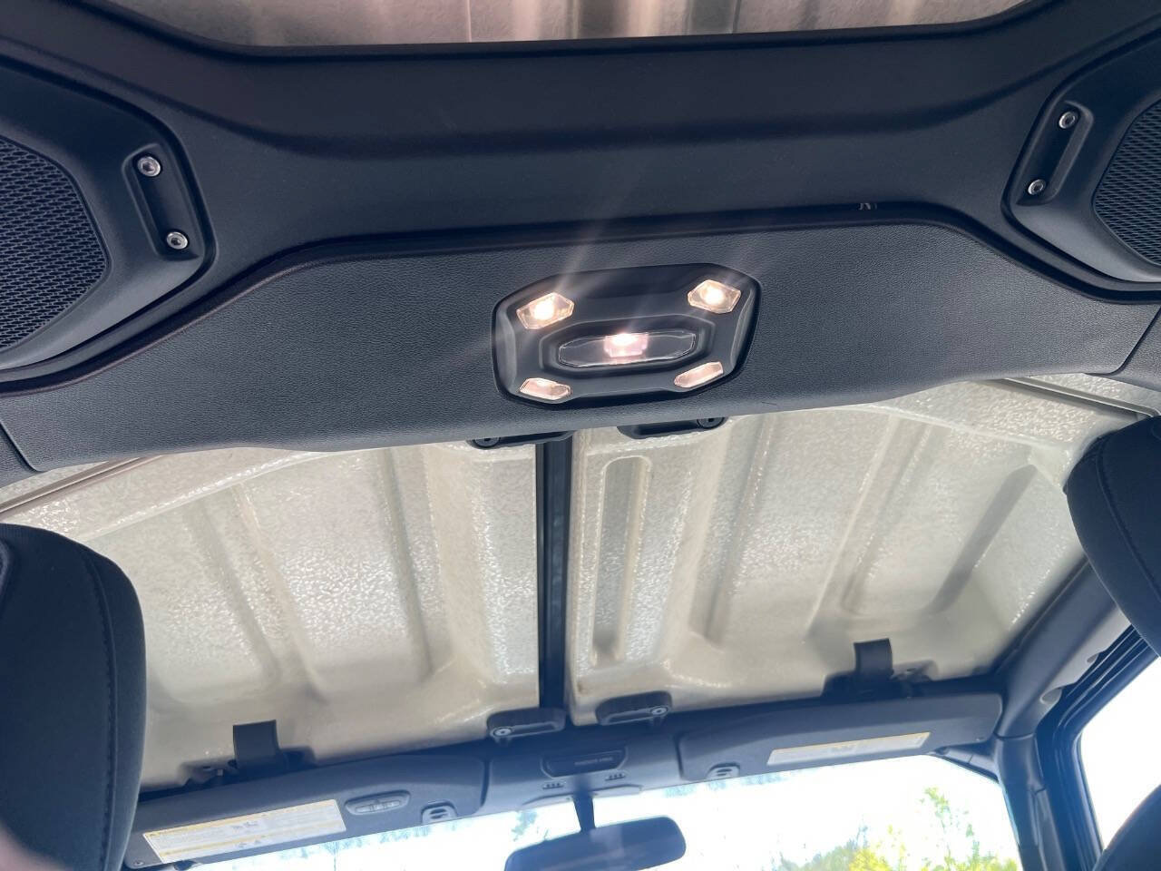 Used 2020 Jeep Gladiator Sport w/ Quick Order Package 24S AWD/4WD image 15