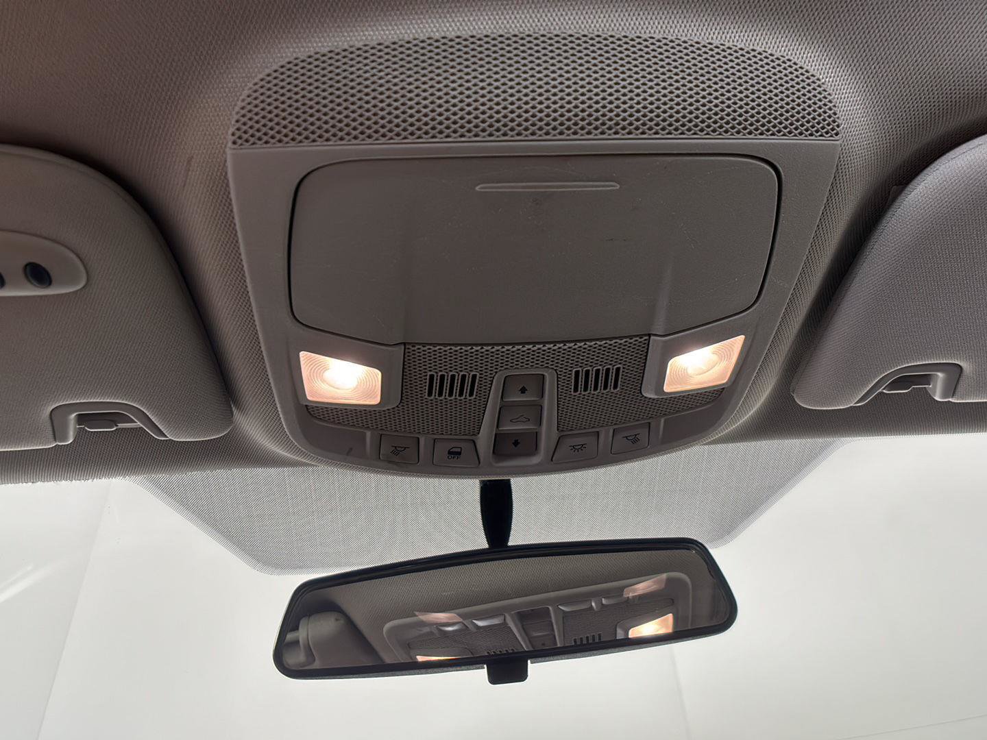 Used 2015 Ford Fusion SE FWD image 36