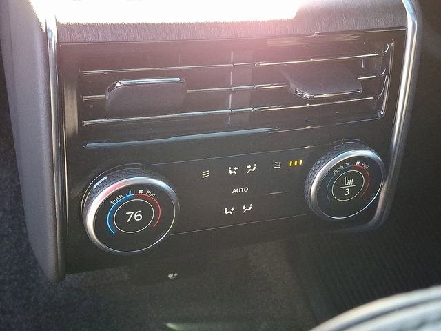 Used 2025 Land Rover Range Rover Long Wheelbase Autobiography image 14