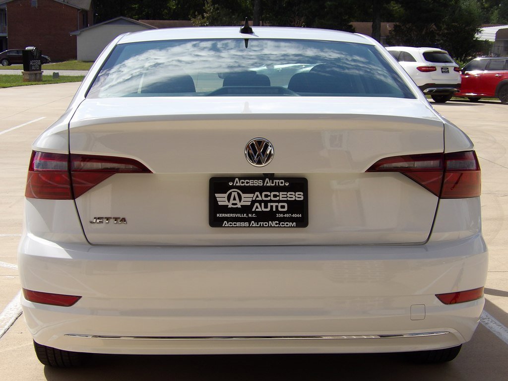 Used 2024 Volkswagen Jetta S image 4