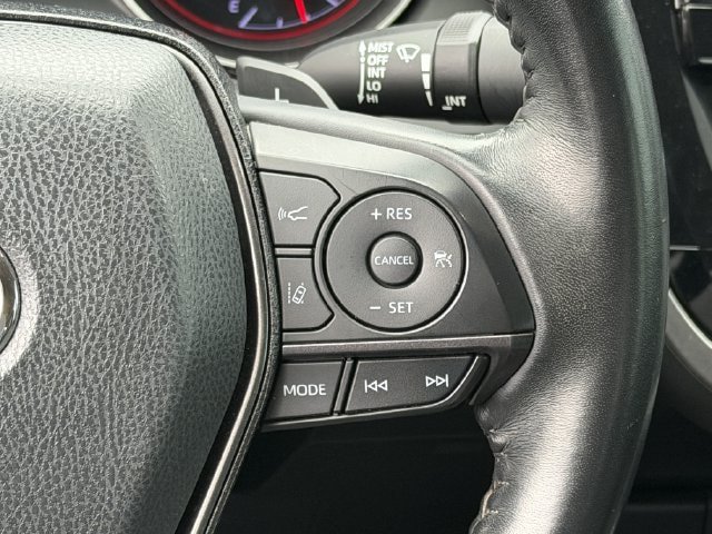 Used 2021 Toyota Camry XSE FWD image 14