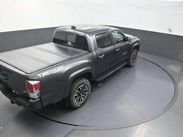 Used 2020 Toyota Tacoma TRD Sport w/ TRD Premium Sport Package AWD/4WD image 18