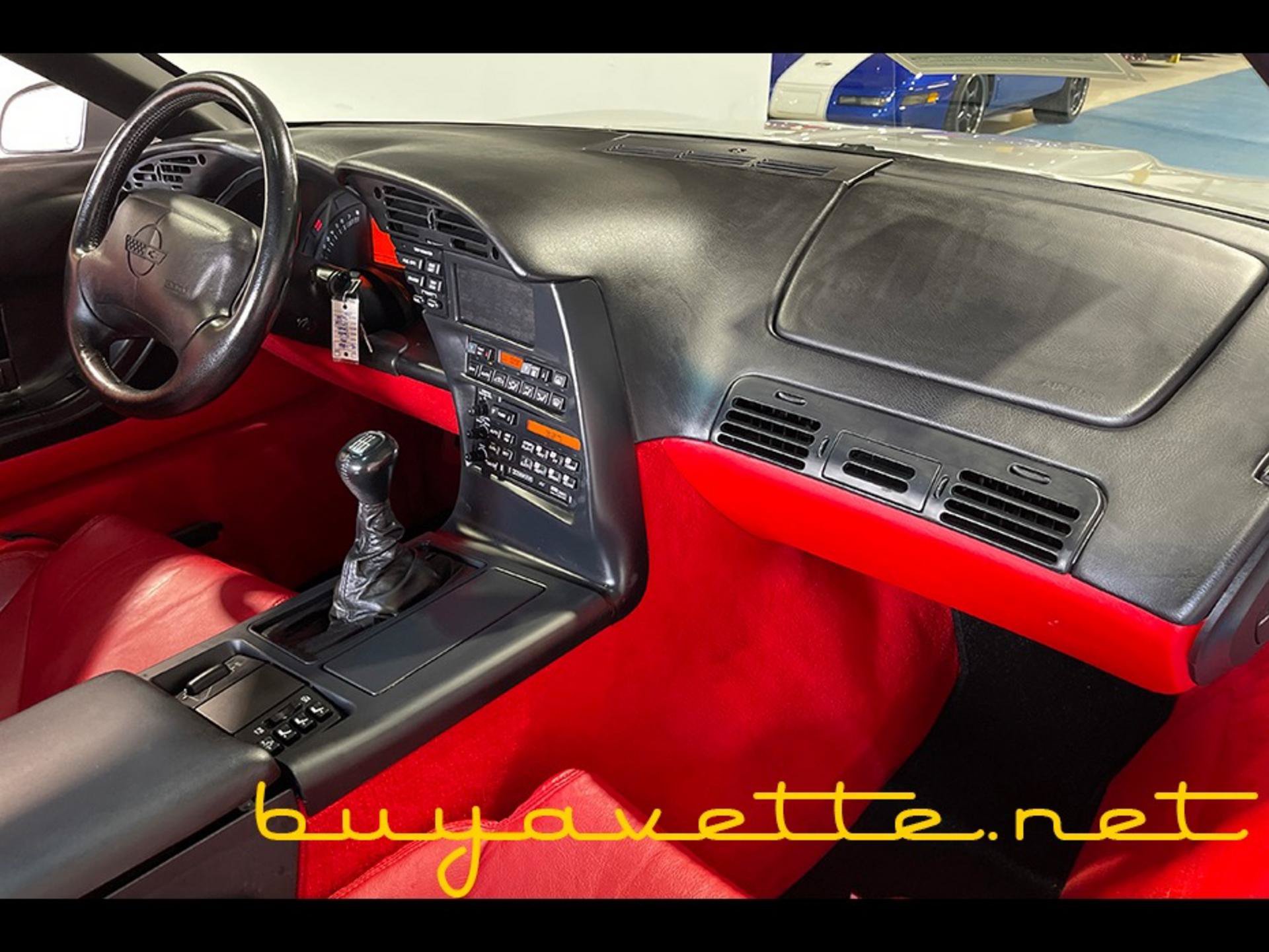 Used 1996 Chevrolet Corvette Coupe RWD image 16