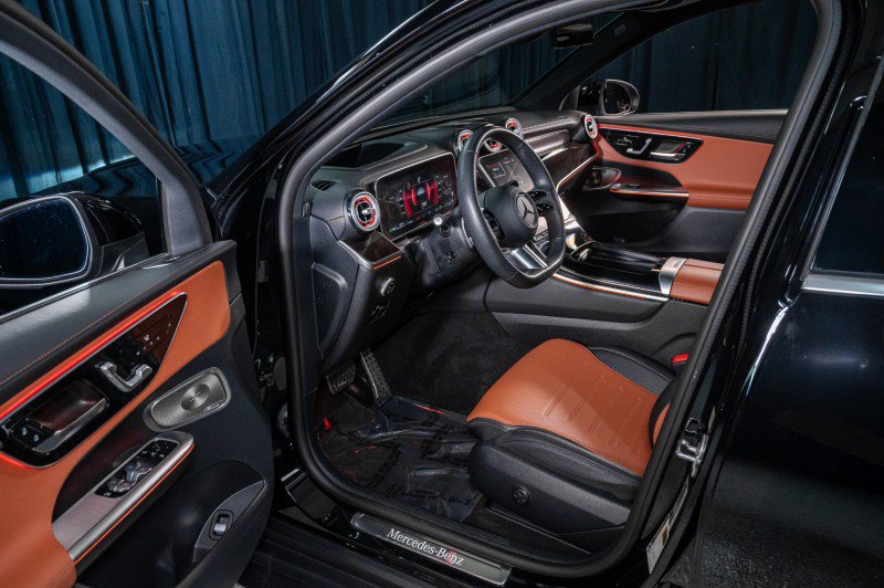 Certified 2023 Mercedes-Benz GLC 300 image 12