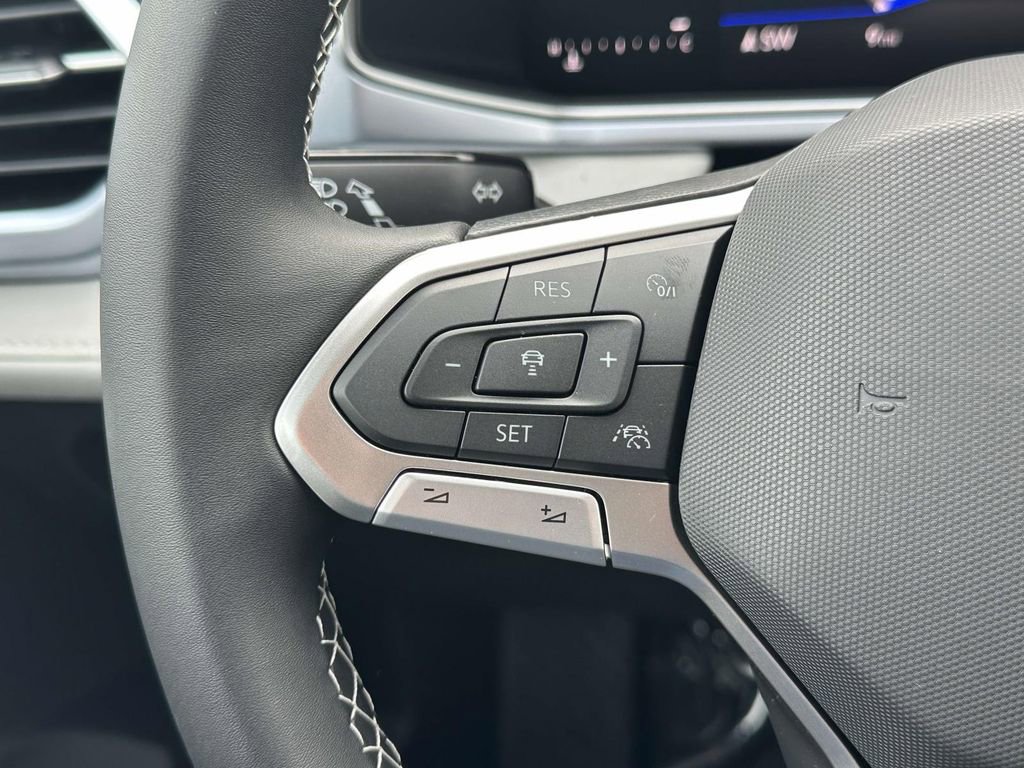 New 2026 Volkswagen Taos SE AWD/4WD image 17