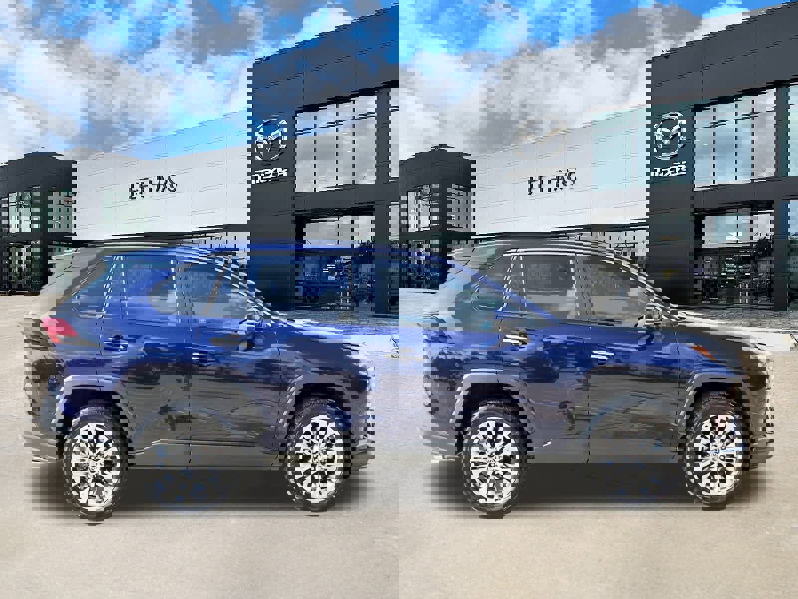 Used 2025 Toyota RAV4 Limited image 5