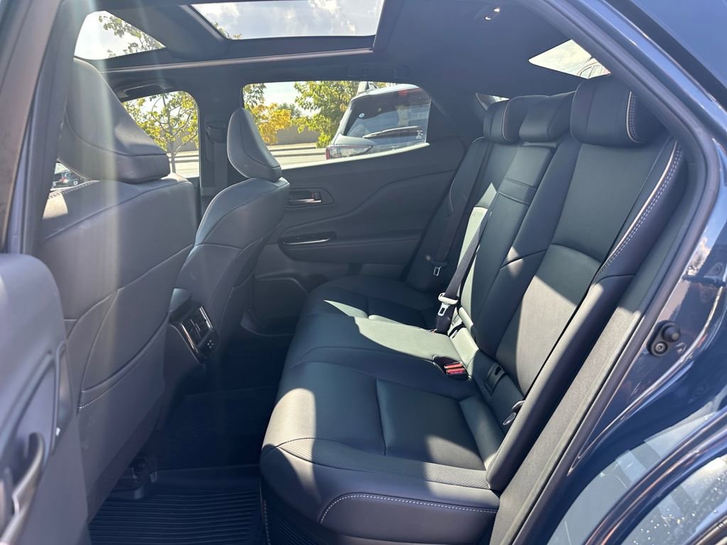 Used 2025 Toyota Crown Limited w/ Advanced Technology Package image 17