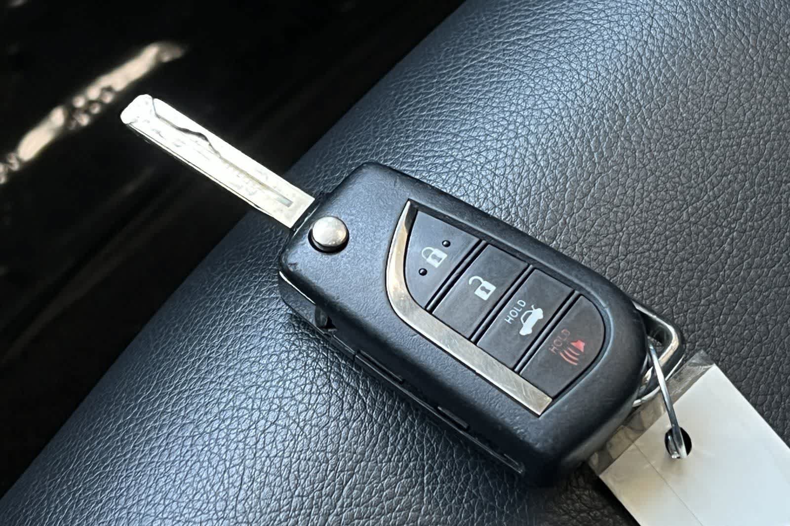 Used 2019 Toyota Camry SE FWD image 24