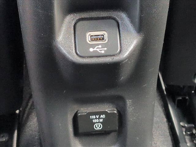 Used 2018 Jeep Renegade Latitude w/ Cold Weather Group AWD/4WD image 23