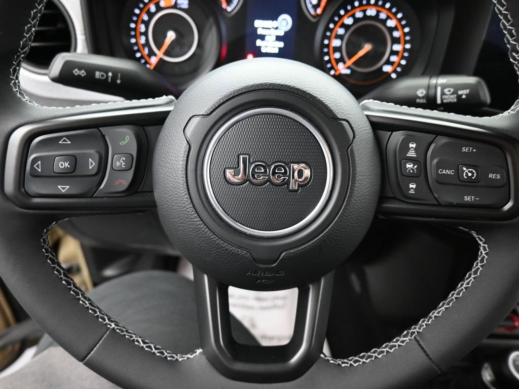 Used 2025 Jeep Wrangler Sport image 16